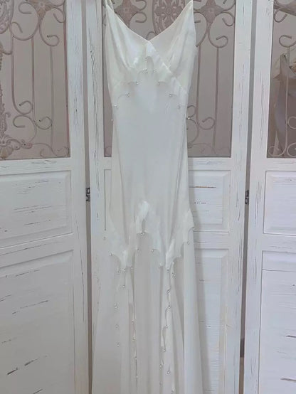 Robe de bal longue ivoire à bretelles spaghetti et gaine simple avec perles C2303