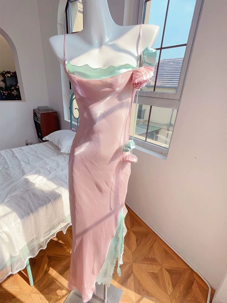 Robe de soirée longue rose à bretelles spaghetti modeste avec gaine et fleurs C2320