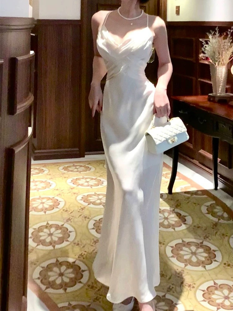 Robe de soirée longue blanche élégante à bretelles spaghetti sans manches C2418