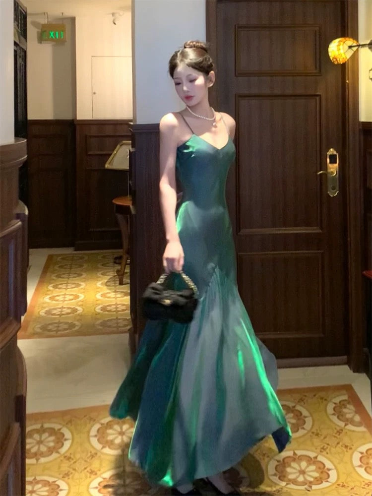 Robe de soirée longue verte à bretelles spaghetti vintage sans manches C2419