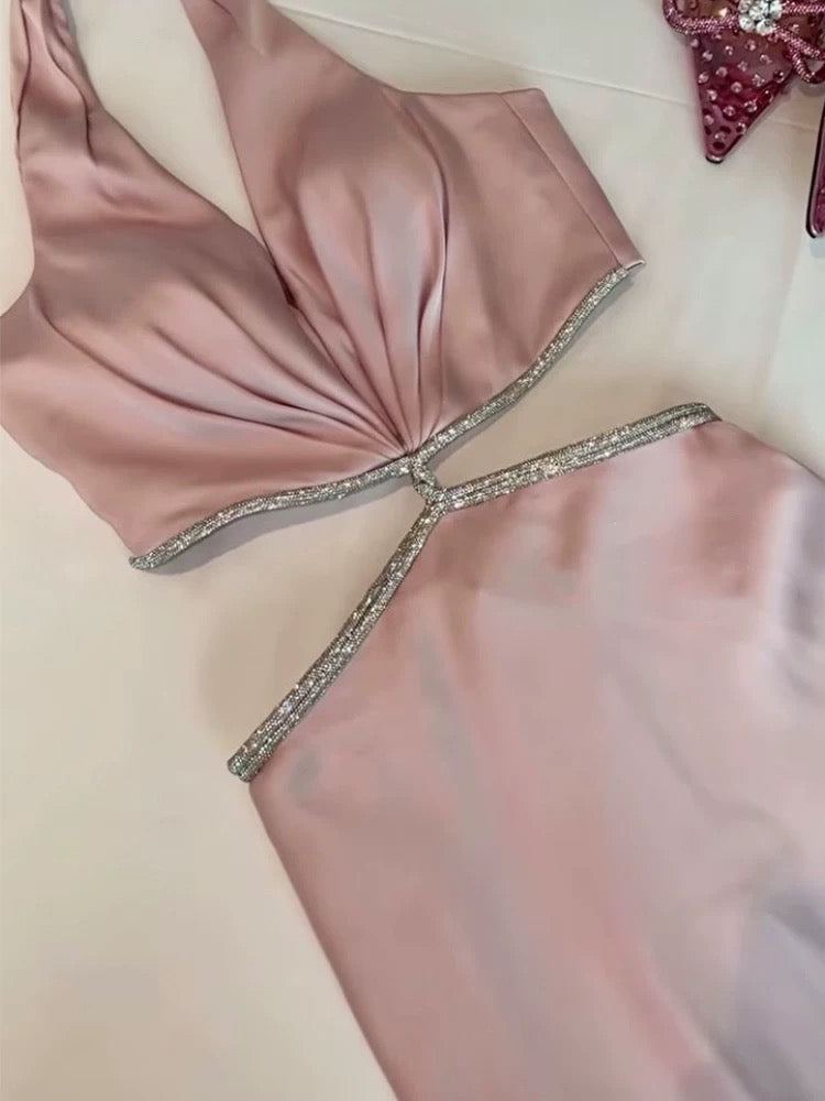 Robe de soirée longue rose vintage à col licou et sans manches avec perles argentées C2421