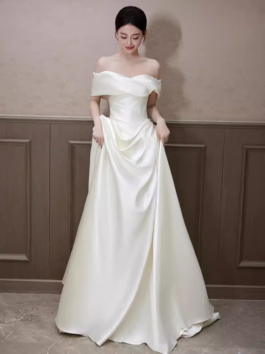 Élégante ligne A hors de l'épaule Satin volants longues robes de mariée blanches C243