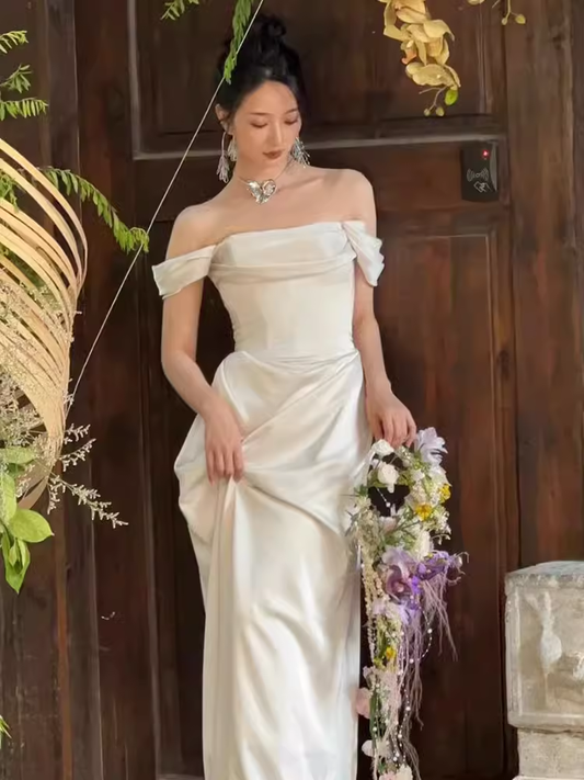 Robe de mariée longue en Satin blanche, ligne A, épaules dénudées, à volants, Simple, C244