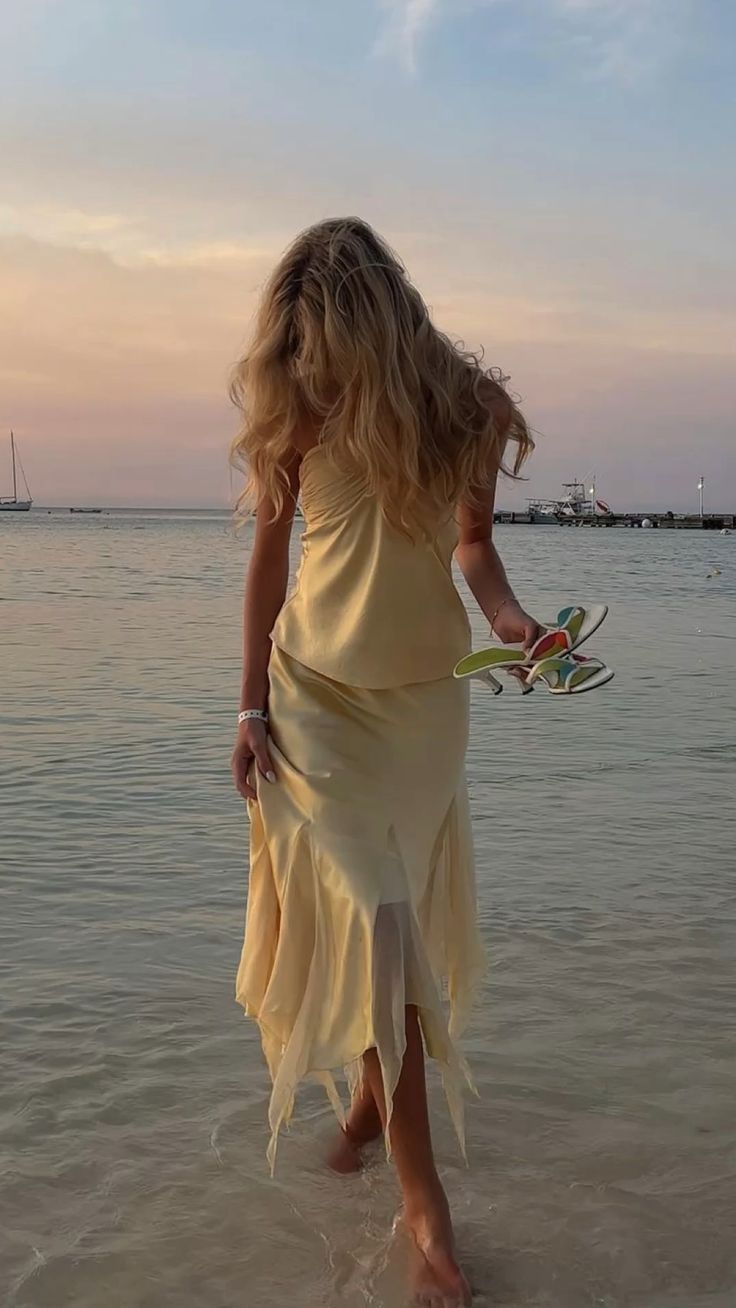 Classic Sheath Halter Yellow Chiffon Long Prom Dress With Ruffles C2474