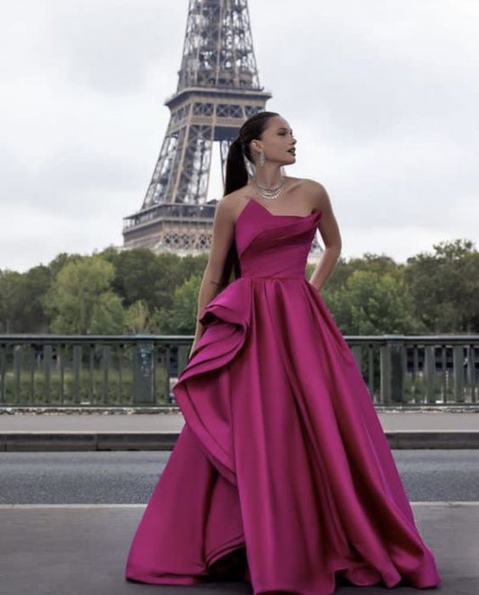 Robe de bal élégante en satin rose à décolleté en cœur et longue robe de soirée à volants C2649