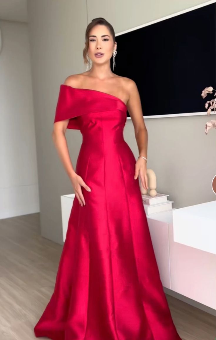 Robe de soirée longue en satin rouge à une épaule et ligne A élégante C2652