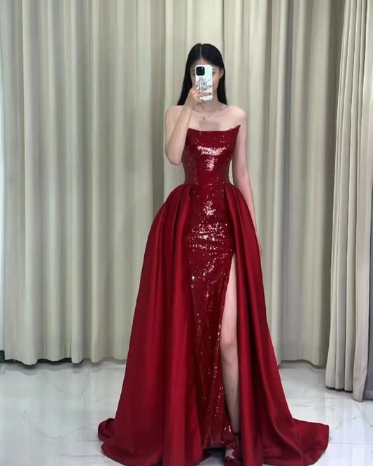 Jolie robe de bal longue rouge sans bretelles avec fente C2667