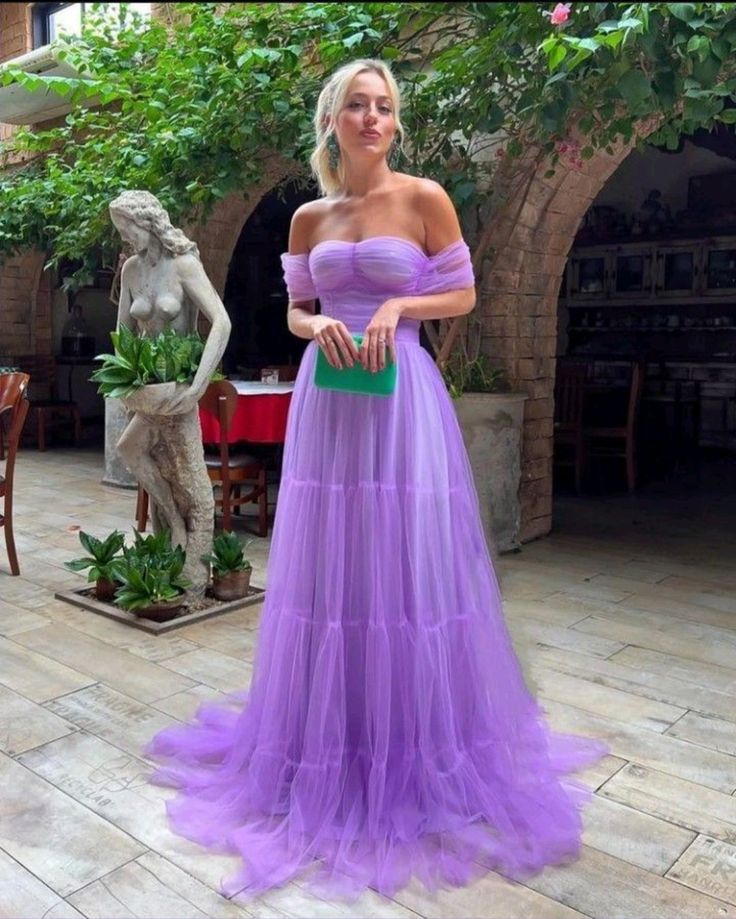 Robe de soirée longue en tulle lilas à épaules dénudées et jolie ligne A C2710