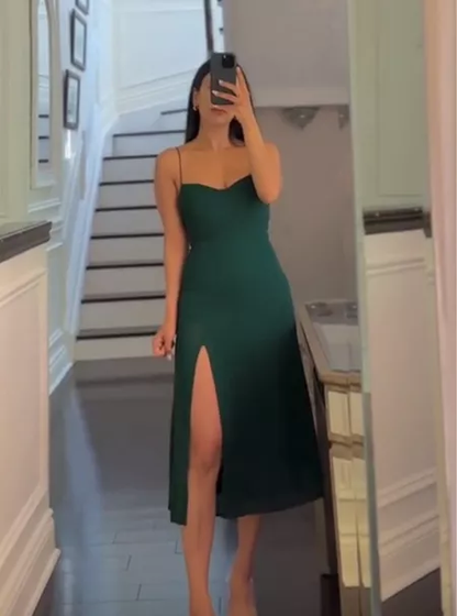 Robe de soirée élégante à bretelles spaghetti en satin vert fendue C2760