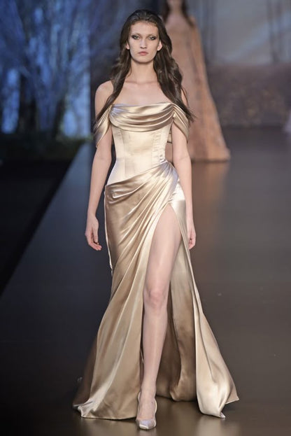 Robe de soirée élégante en satin à épaules dénudées et fente champagne C2764