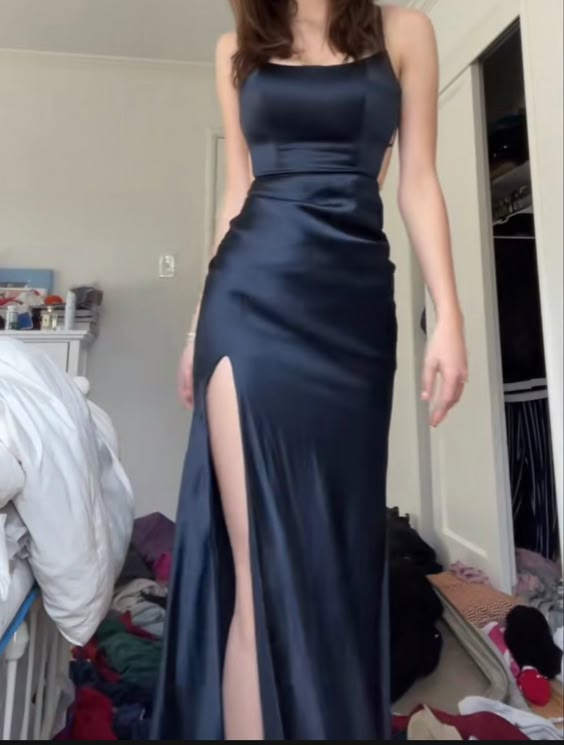 Robe de soirée longue sexy à bretelles spaghetti et fente noire C2803