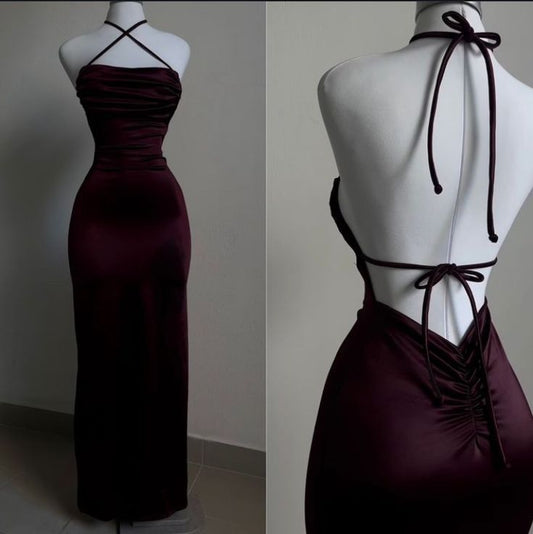 Robe de soirée longue élégante en satin bordeaux sans manches avec dos nu et gaine C2882