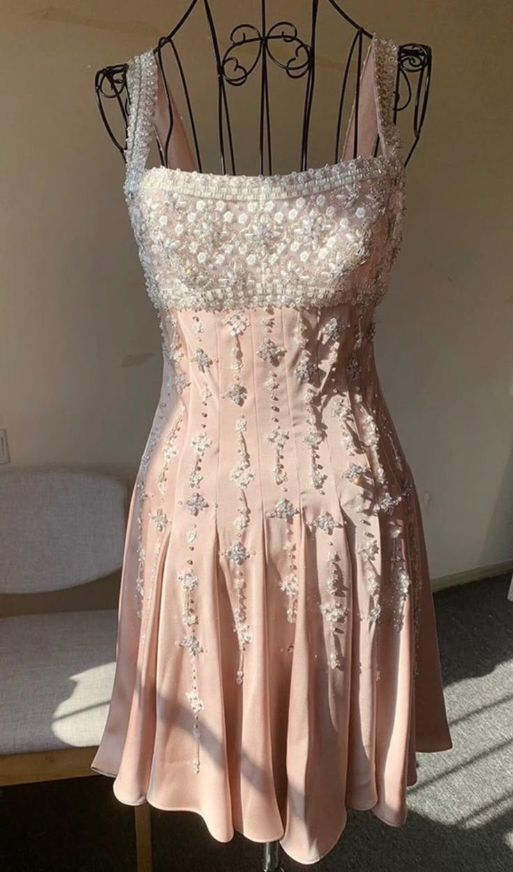 Robe de soirée courte en satin rose à bretelles pour 20e anniversaire C2915