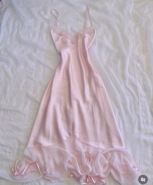 Robe de soirée longue en mousseline de soie rose à bretelles spaghetti et ligne A sans manches C2931