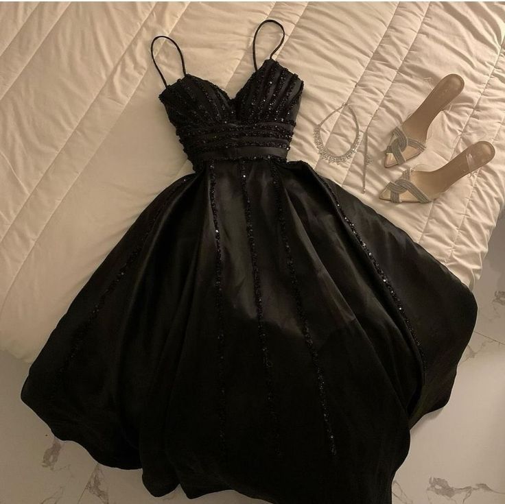 Gorgeous Ball Gown Straps Sleeveless Black Satin Prom Dresses Long Evening Dress C2968