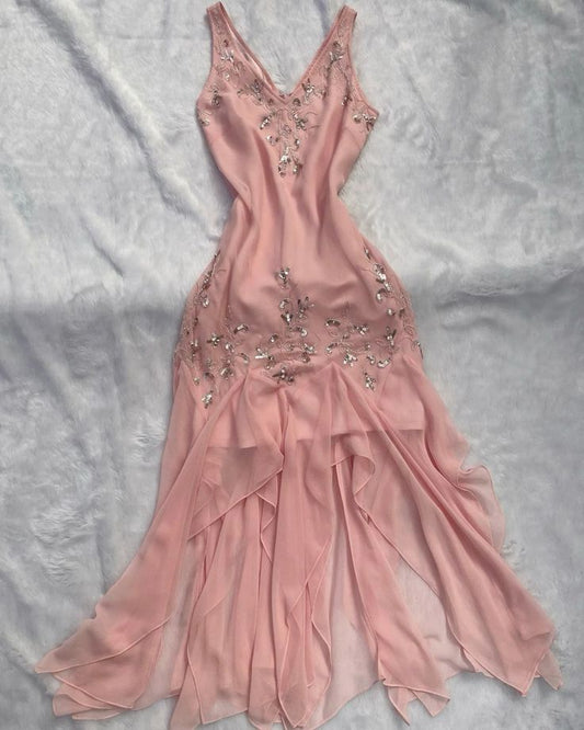 Robe de bal longue en mousseline de soie rose élégante à décolleté en V avec perles argentées C3019