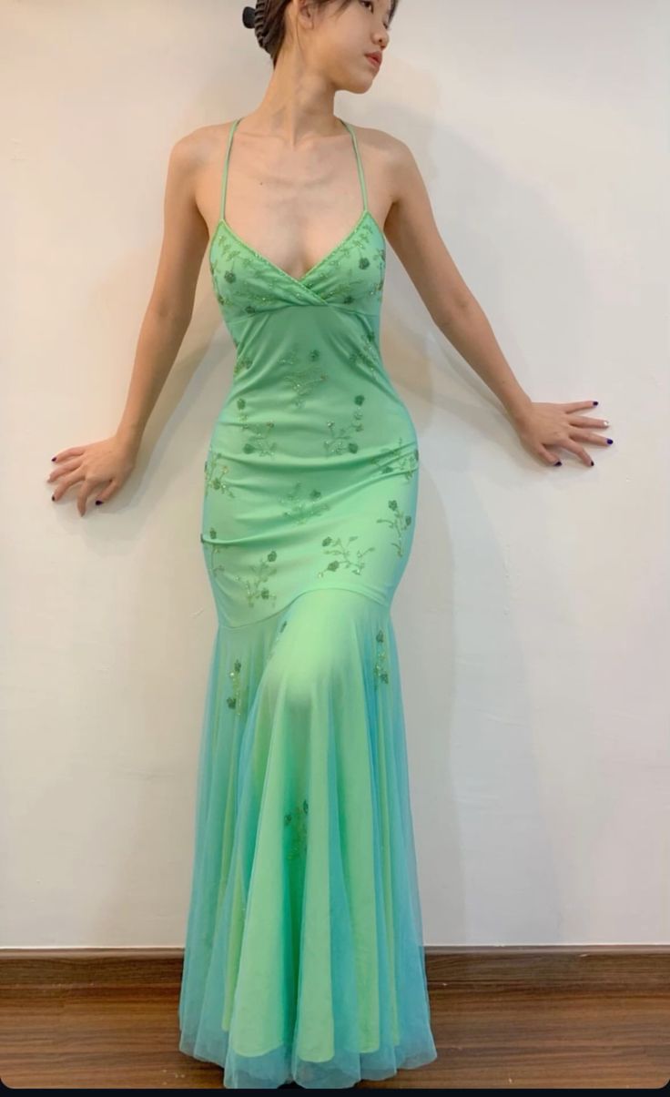 Robe de soirée verte à bretelles spaghetti style sirène vintage des années 90 avec perles C3032