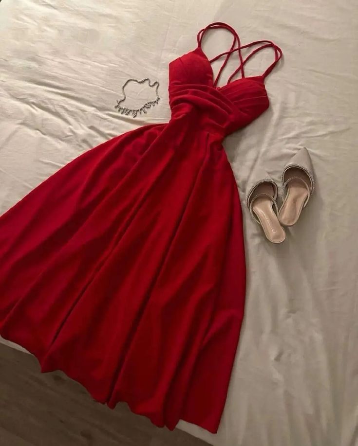 Superbe robe de soirée rouge à bretelles spaghetti et ligne A, longueur genou, robe d'invitée de mariage, C3043