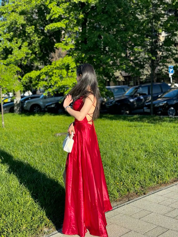 Robe de soirée longue dos nu à bretelles spaghetti en ligne A bon marché Robe d'invité de mariage C3048