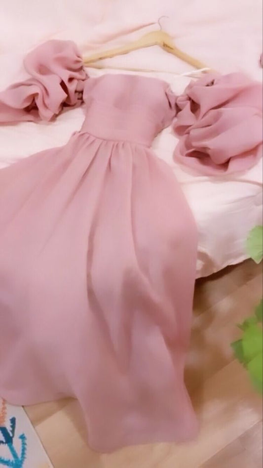 Robe de soirée longue en organza rose à épaules dénudées et ligne A modeste C3067