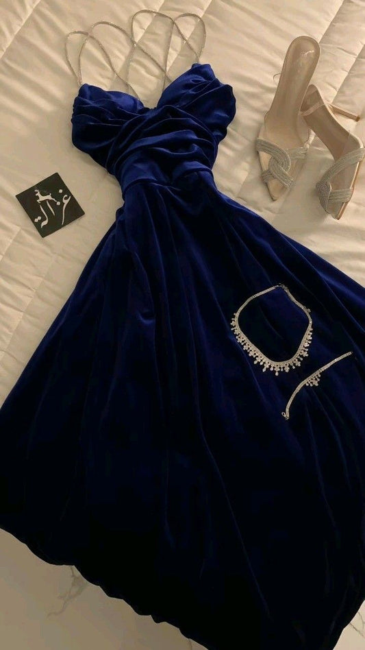 Robe de soirée longue en velours bleu royal à bretelles trapèze modeste sans manches C3077