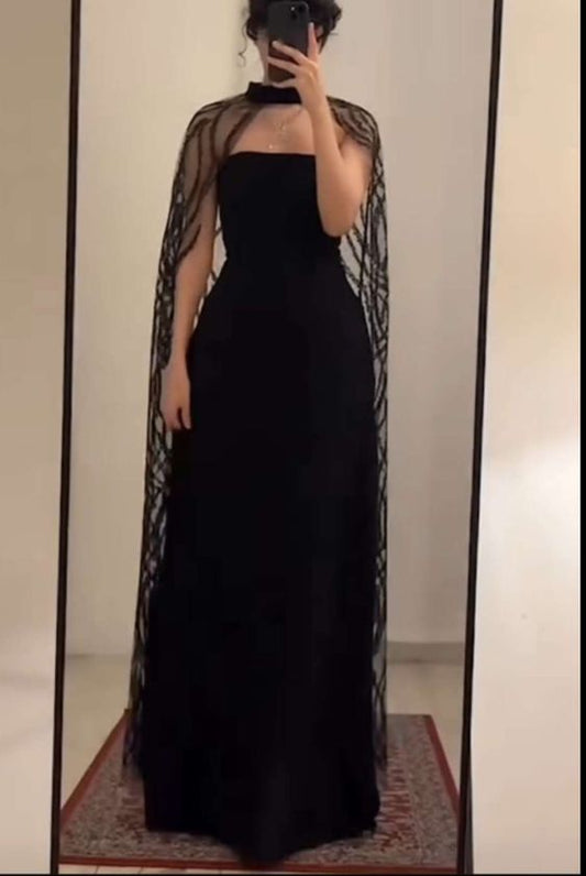 Robe de soirée longue en tulle noir sans bretelles vintage avec cape C3079