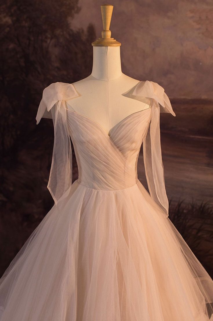 Robe de mariée longue en tulle élégante à col en V C320