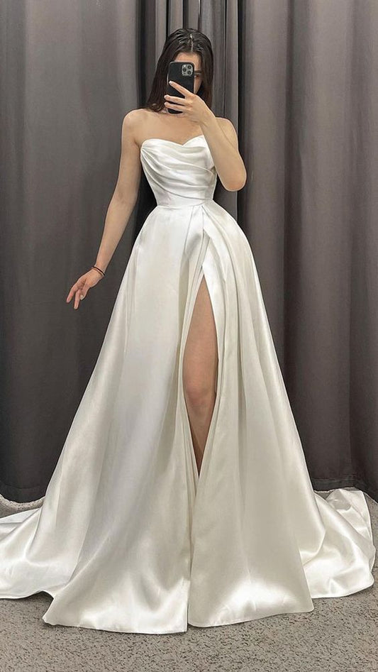 Robe de mariée trapèze élégante en satin avec fente haute C322