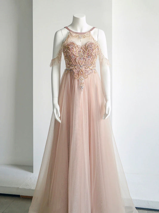 Robe de soirée longue élégante en tulle avec décolleté en V et bijou C3227