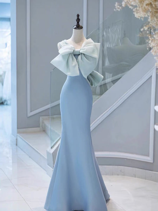 Robe de soirée élégante sirène asymétrique en satin bleu ciel clair avec nœud et longue robe de bal C3235