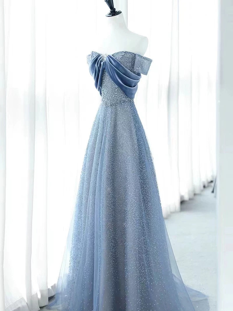 Robe de soirée longue élégante à paillettes bleues et épaules dénudées C3238