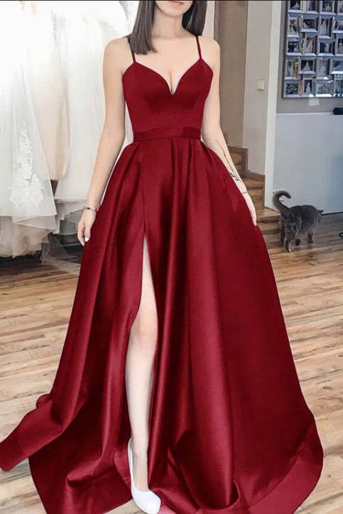 Robe de bal longue en satin rouge à bretelles spaghetti élégantes en forme de A avec fente C3329