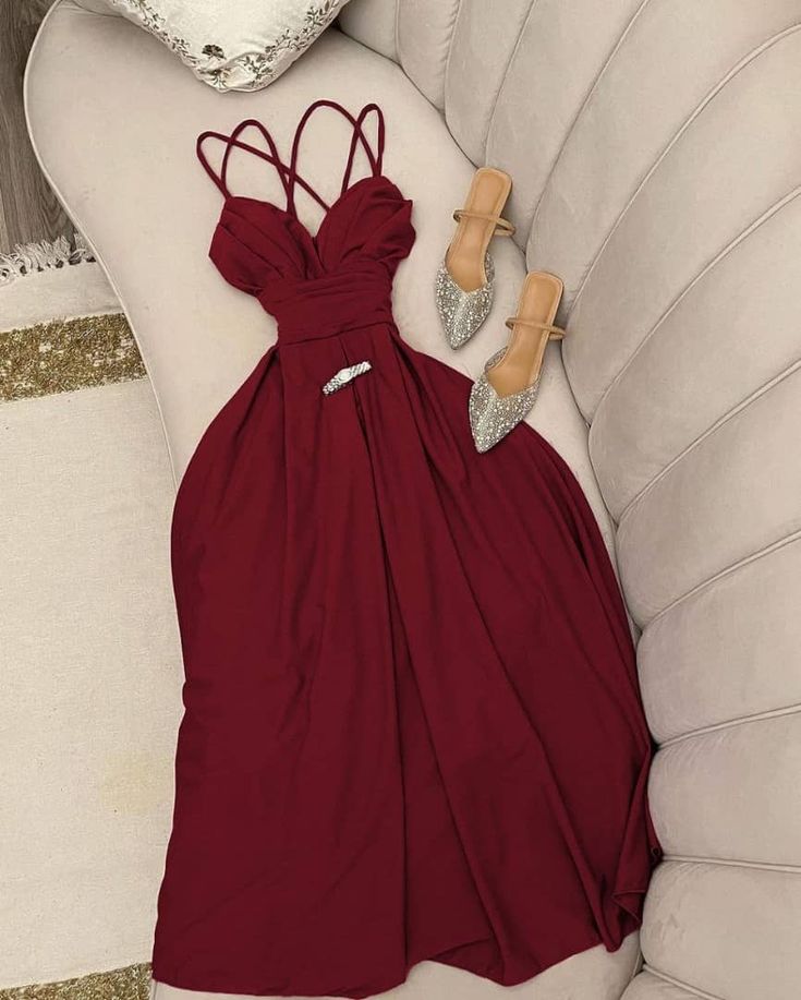 Robe de soirée longue rouge élégante à bretelles spaghetti en forme de A C3332