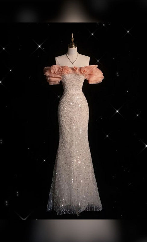 Jolie robe de soirée sirène à épaules dénudées et sequins argentés C3423