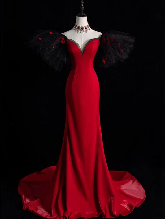 Robe de soirée longue en satin rouge à épaules dénudées et jolie sirène avec manches C3442