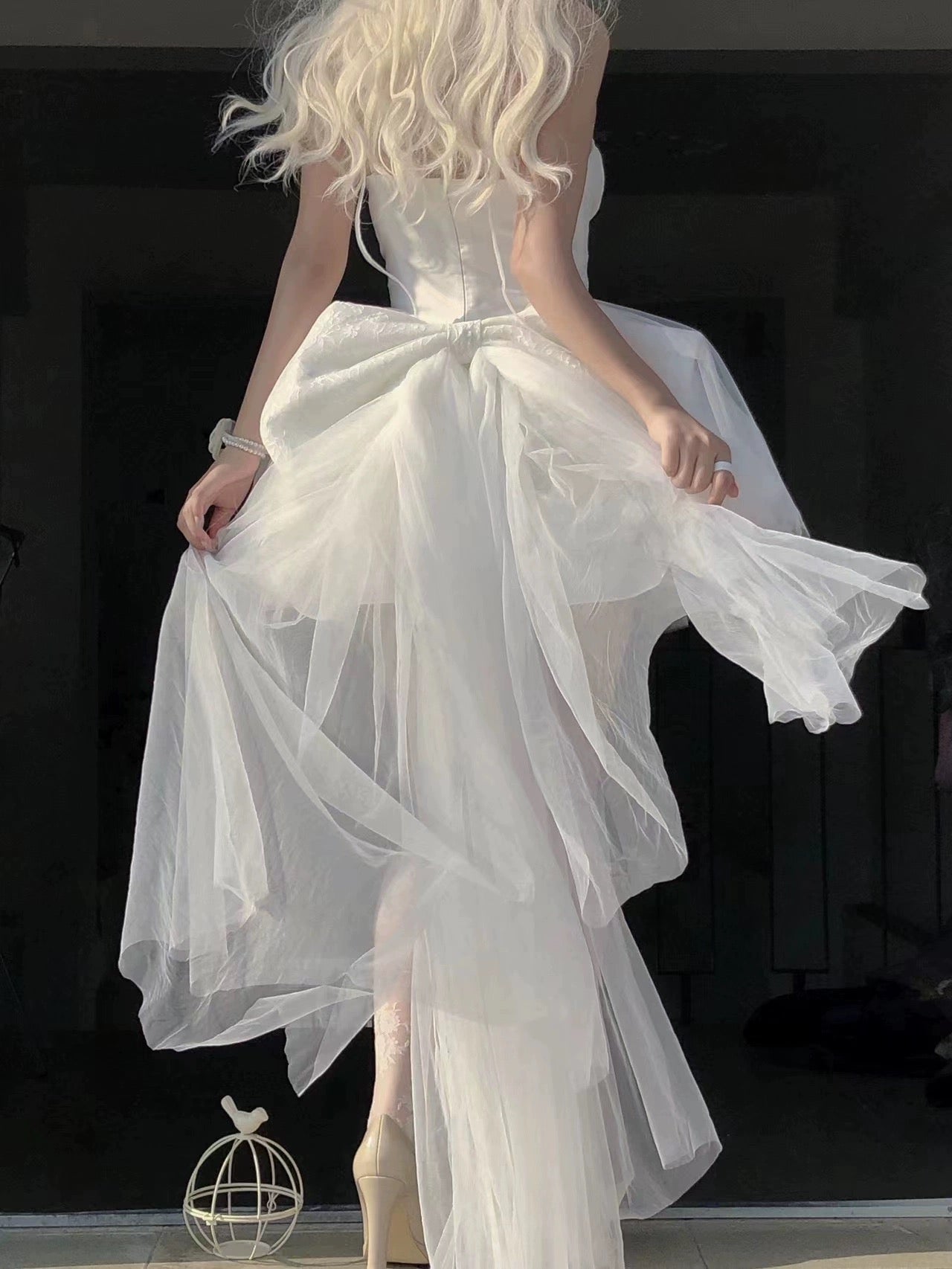 Jolie robe de soirée blanche courte à bretelles spaghetti, ligne A, C348