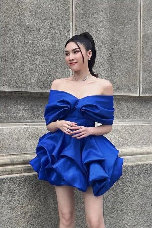 Elegant Royal Blue Bubble Off Shoulder Short Homecoming Dresses C349