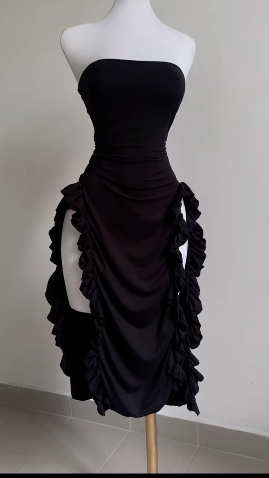 Robe de bal élégante en satin noir sans bretelles pour anniversaire C3543