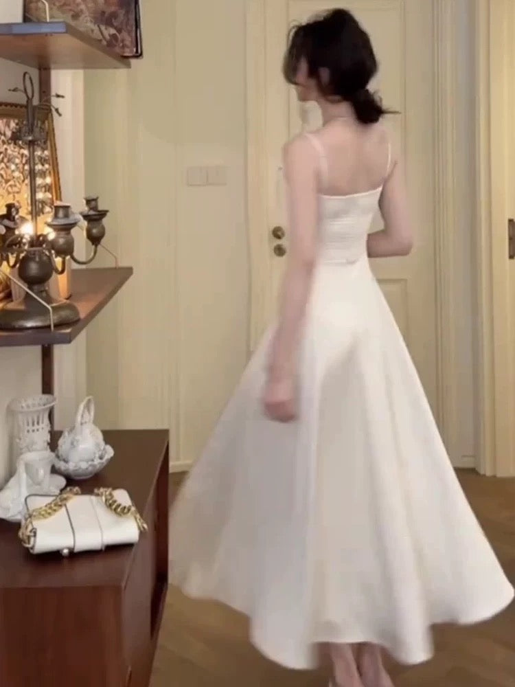 Robe de bal élégante en satin blanc à bretelles spaghetti et ligne A, tenue d'anniversaire C3651