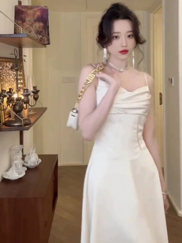 Robe de bal élégante en satin blanc à bretelles spaghetti et ligne A, tenue d'anniversaire C3651