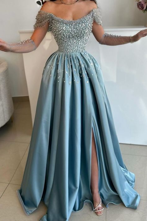 Robe de soirée longue en dentelle à épaules dénudées et perles bleues C3701