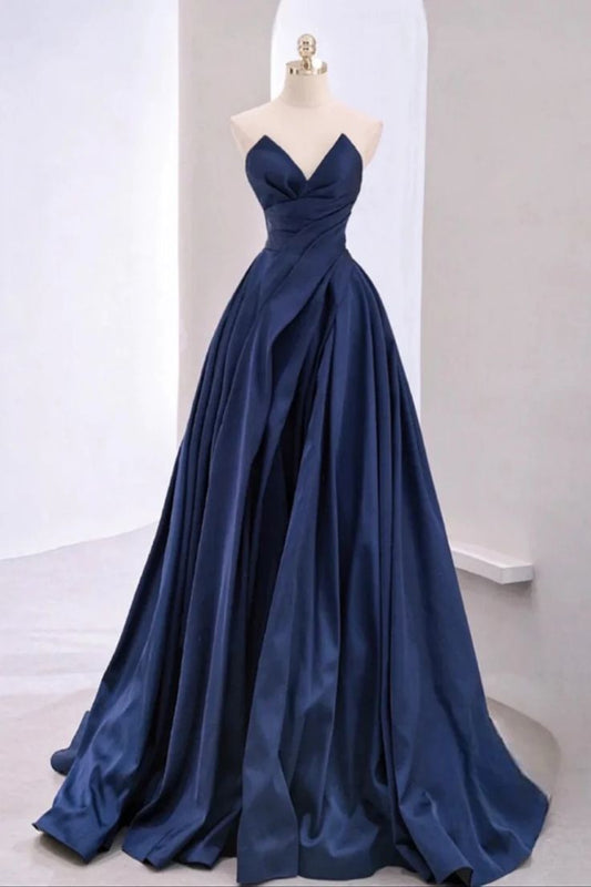 Robe de soirée longue en satin bleu marine à col en cœur et jolie coupe A C3713