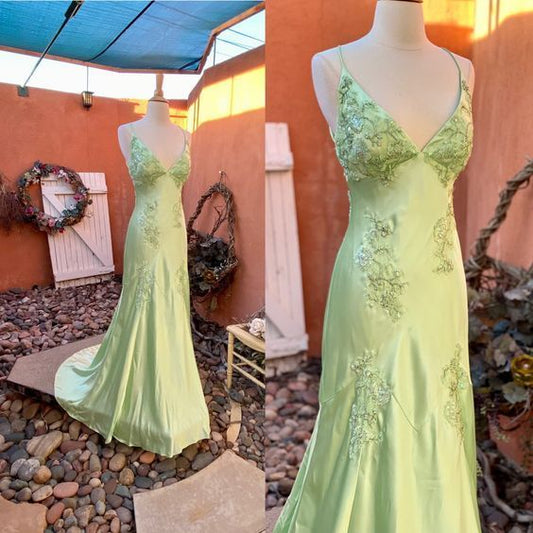 Robe de soirée longue en satin de soie vert menthe à bretelles sirène C3721