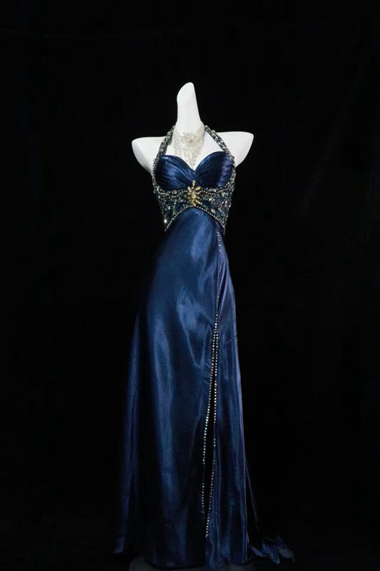 Robe de soirée longue en dentelle à col licou et manches longues bleu marine avec perles et fentes C3729