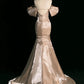 Robe de soirée longue en satin à épaules dénudées et jolie sirène couleur champagne C3762