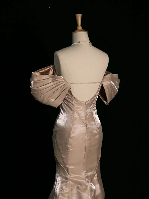 Robe de soirée longue en satin à épaules dénudées et jolie sirène couleur champagne C3762