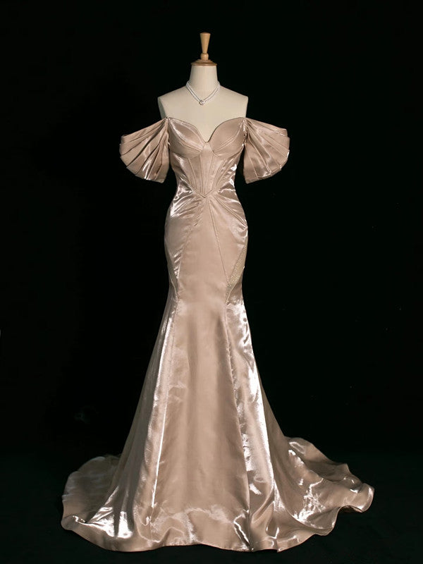 Robe de soirée longue en satin à épaules dénudées et jolie sirène couleur champagne C3762