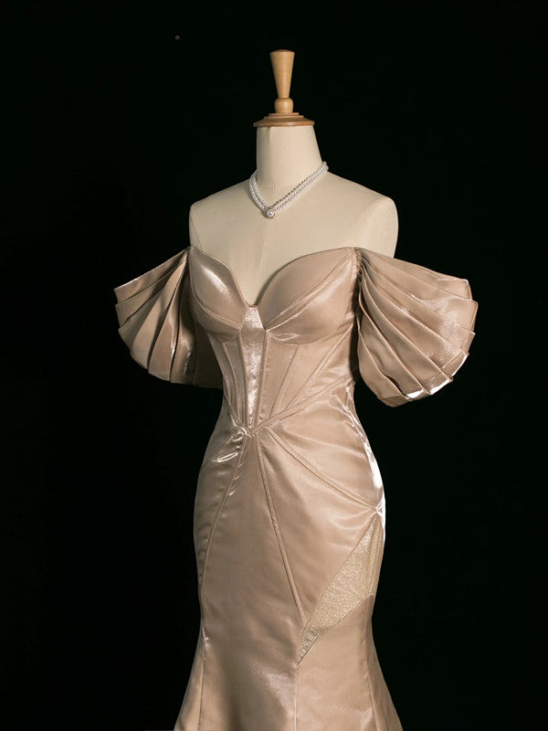 Robe de soirée longue en satin à épaules dénudées et jolie sirène couleur champagne C3762