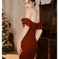 Robe de soirée longue en satin bordeaux à épaules dénudées et jolie sirène C3788