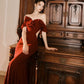 Robe de soirée longue en satin bordeaux à épaules dénudées et jolie sirène C3788